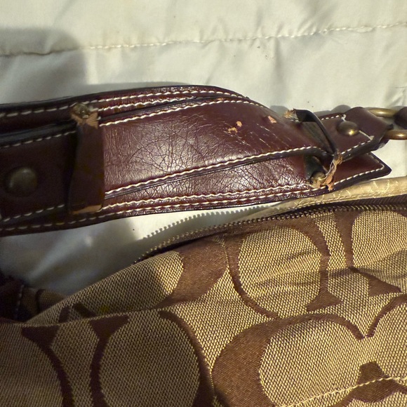 Coach signature Carly Hobo Bag - Picture 5 of 8